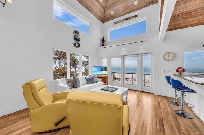 Image No.33-8 Bed Property for sale