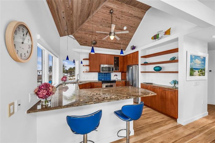 Image No.35-8 Bed Property for sale