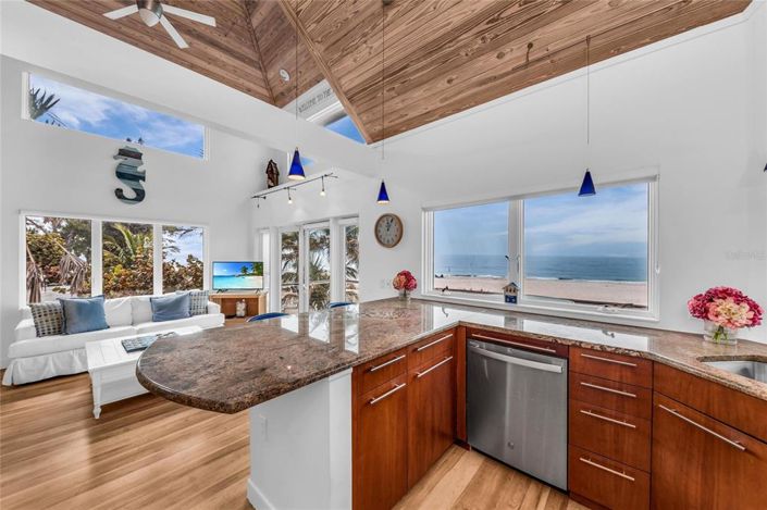 Image No.39-8 Bed Property for sale