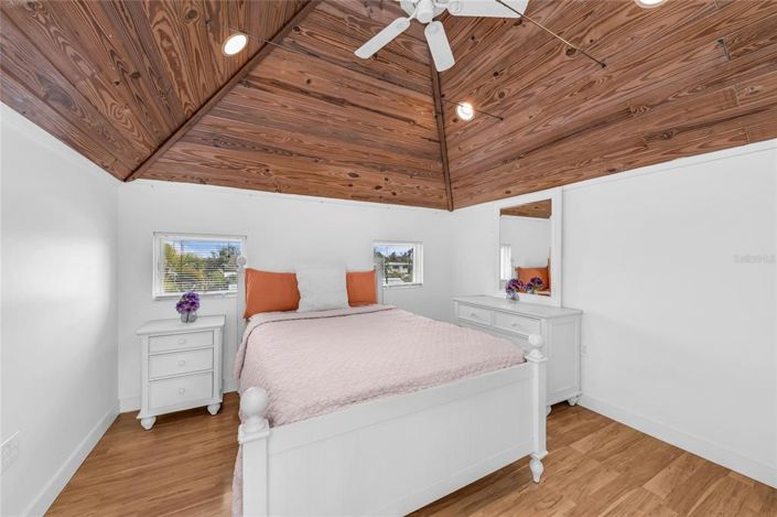 Image No.52-8 Bed Property for sale