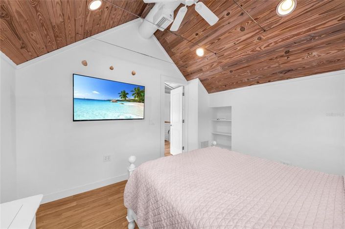 Image No.53-8 Bed Property for sale