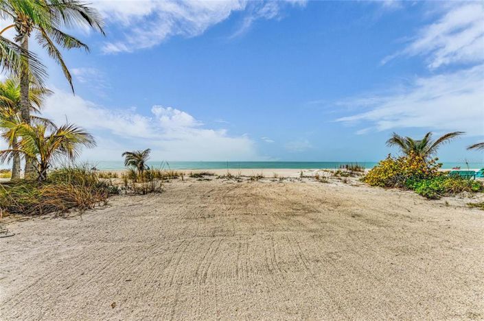 Image No.56-8 Bed Property for sale