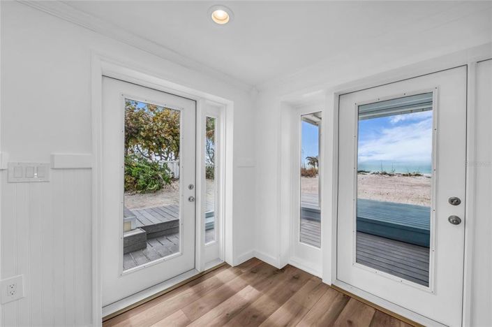 Image No.8-8 Bed Property for sale