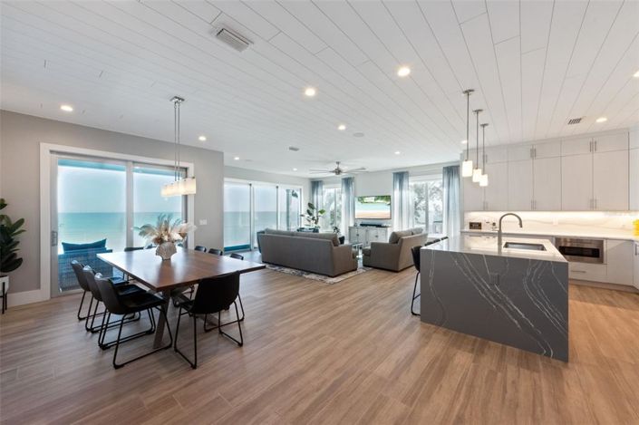 Image No.10-4 Bed Property for sale