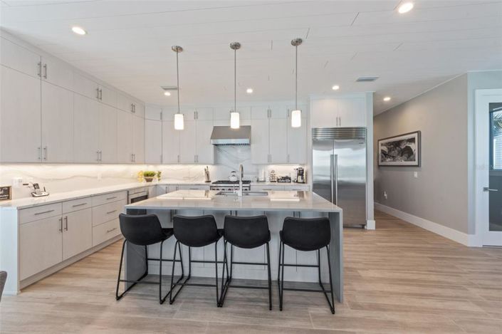 Image No.16-4 Bed Property for sale