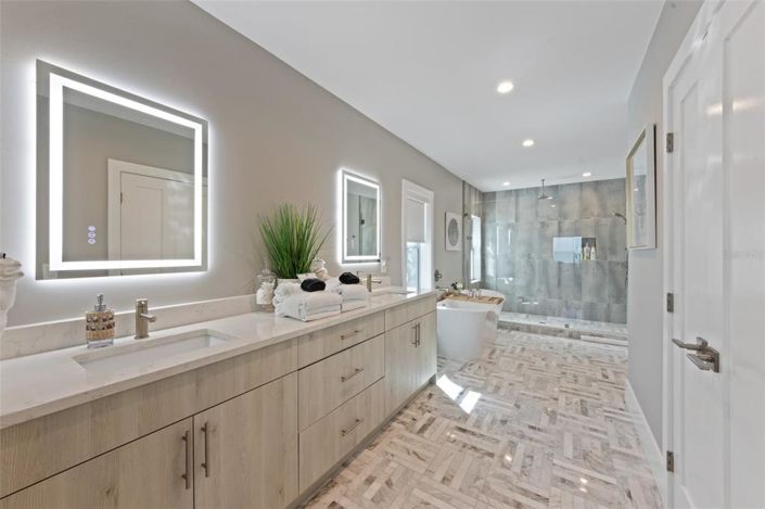 Image No.38-4 Bed Property for sale