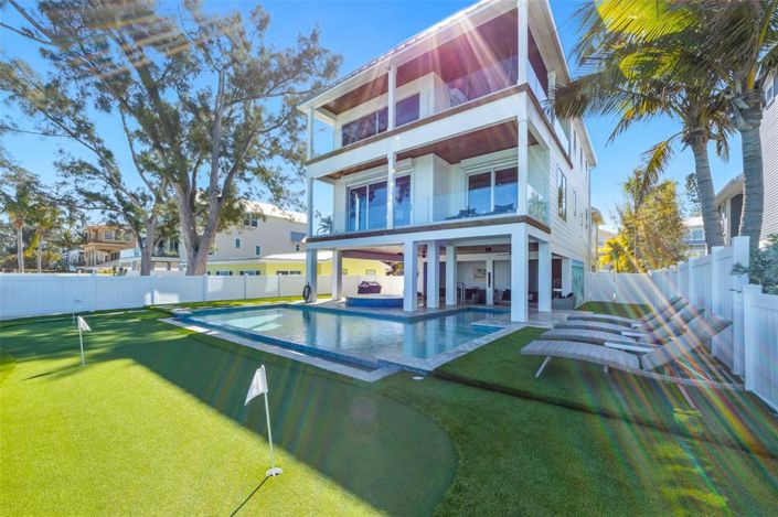 Image No.4-4 Bed Property for sale