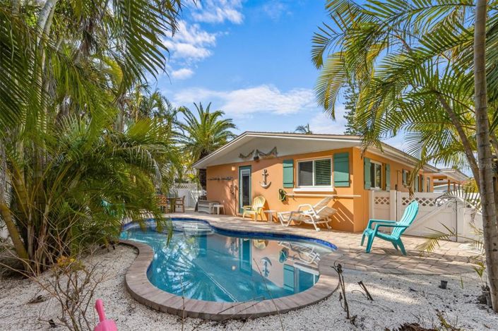 Image No.19-3 Bed Property for sale