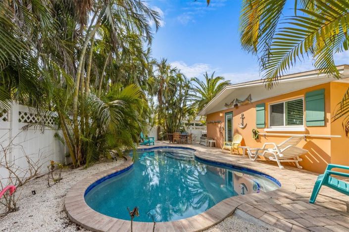 Image No.20-3 Bed Property for sale