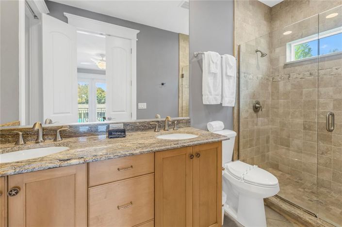 Image No.16-8 Bed Property for sale