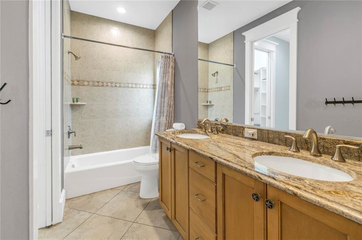 Image No.18-8 Bed Property for sale