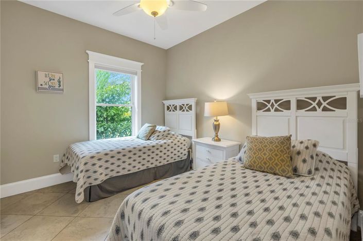 Image No.19-8 Bed Property for sale