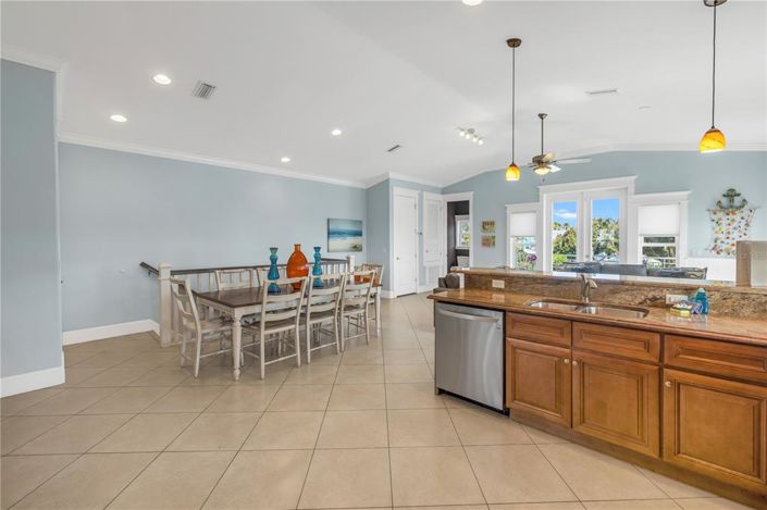 Image No.27-8 Bed Property for sale