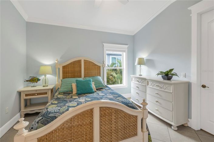 Image No.40-8 Bed Property for sale