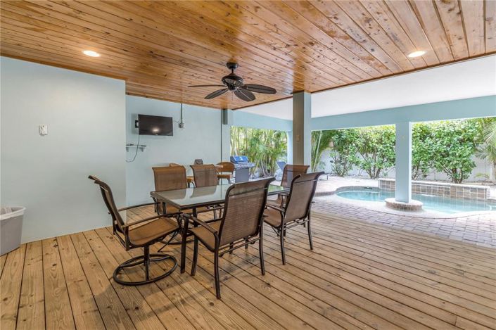 Image No.45-8 Bed Property for sale