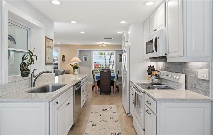 Image No.21-2 Bed Property for sale