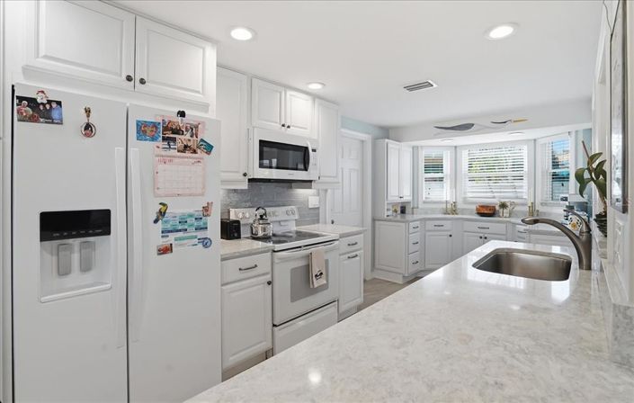 Image No.24-2 Bed Property for sale