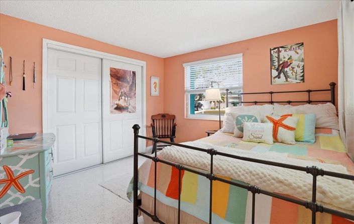 Image No.35-2 Bed Property for sale