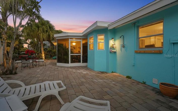 Image No.40-2 Bed Property for sale