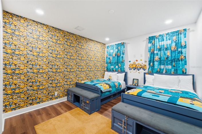 Image No.24-8 Bed Property for sale