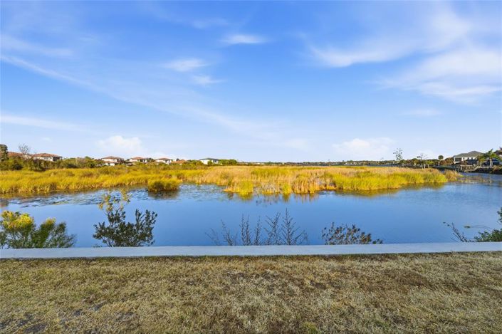 Image No.27-8 Bed Property for sale