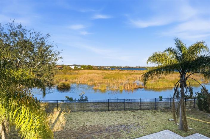 Image No.28-8 Bed Property for sale