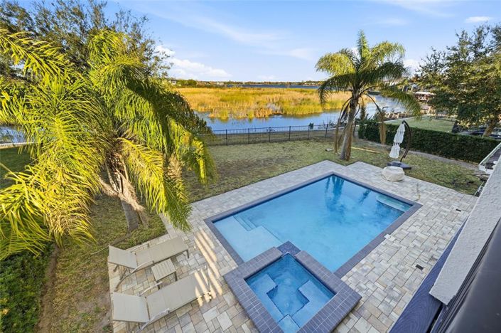 Image No.29-8 Bed Property for sale