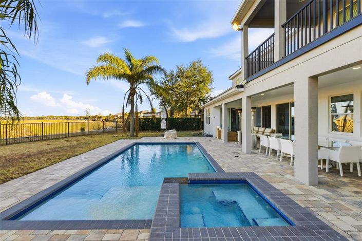 Image No.4-8 Bed Property for sale