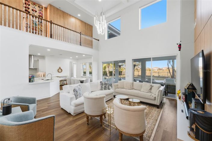 Image No.7-8 Bed Property for sale