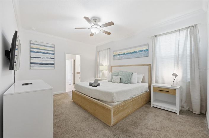 Image No.21-8 Bed Property for sale