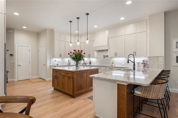 Image No.16-5 Bed Property for sale