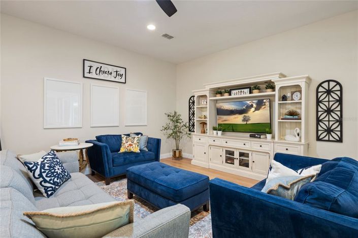 Image No.21-5 Bed Property for sale