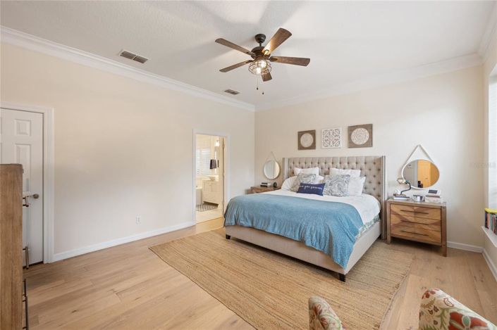 Image No.22-5 Bed Property for sale