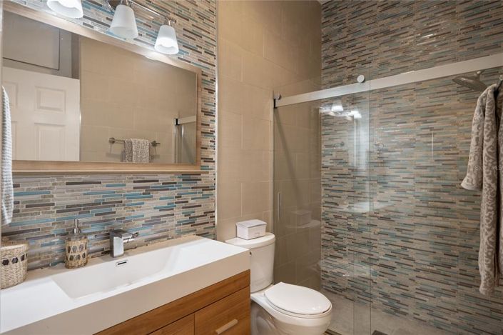 Image No.31-5 Bed Property for sale