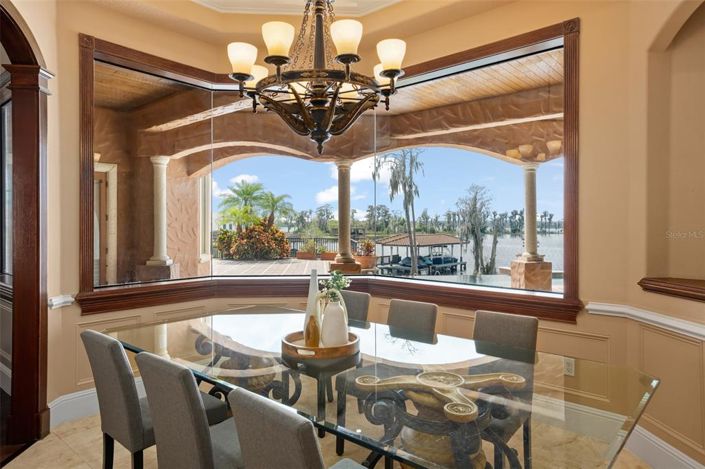 Image No.28-7 Bed Property for sale