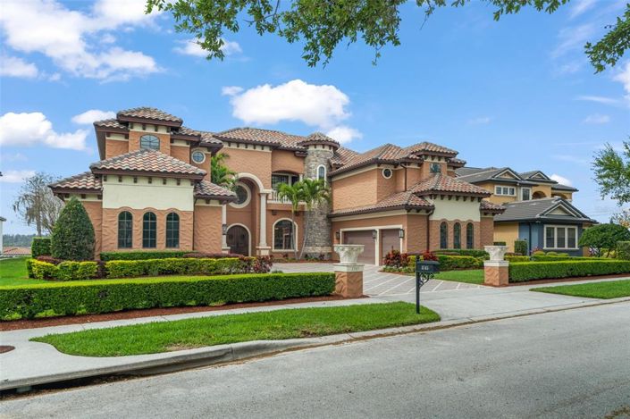 Image No.3-7 Bed Property for sale