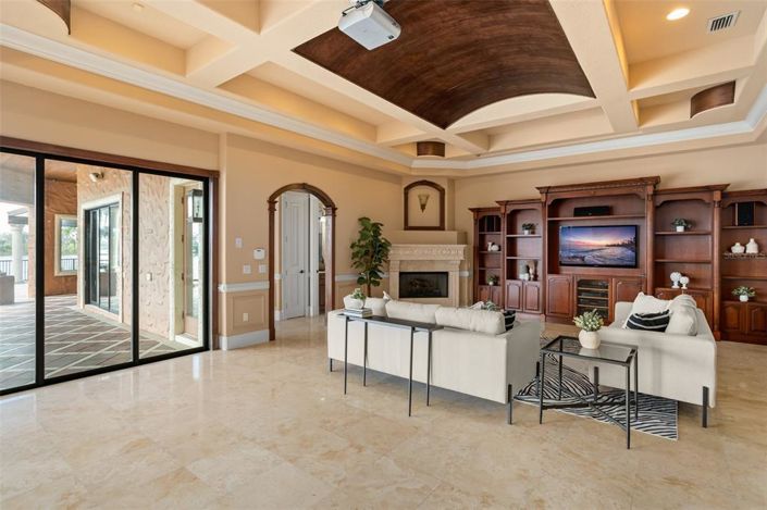 Image No.30-7 Bed Property for sale