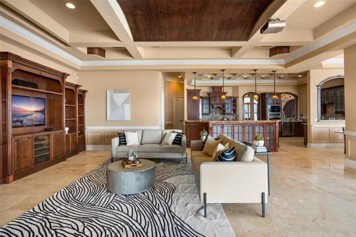 Image No.38-7 Bed Property for sale