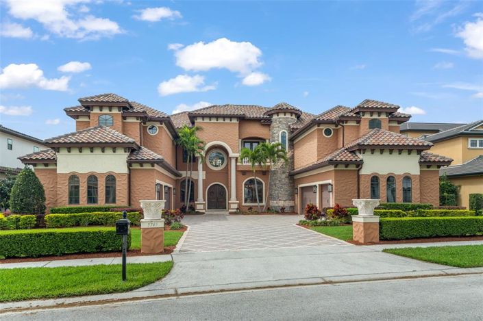 Image No.4-7 Bed Property for sale