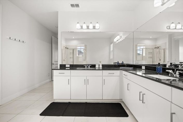 Image No.22-5 Bed Property for sale