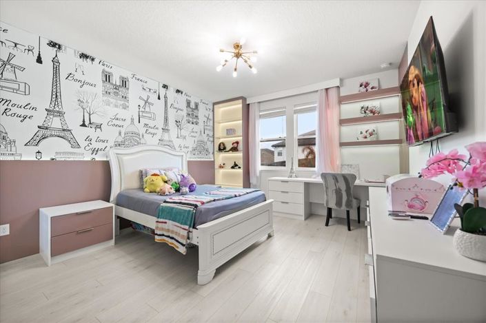 Image No.27-5 Bed Property for sale