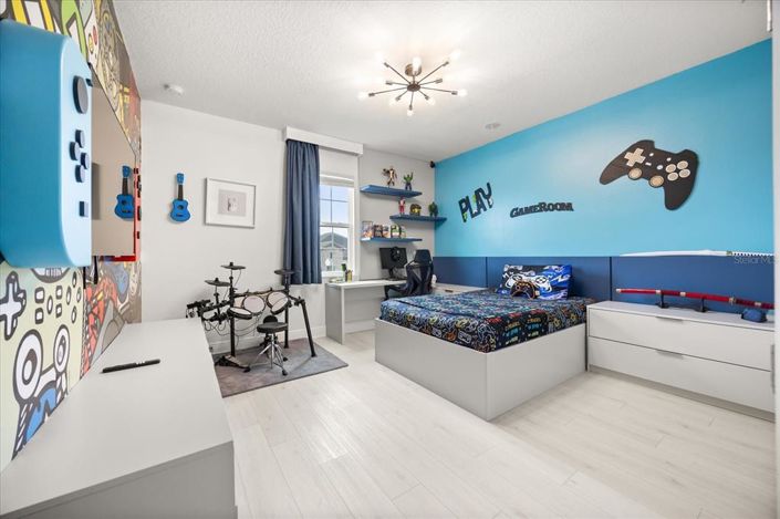 Image No.28-5 Bed Property for sale