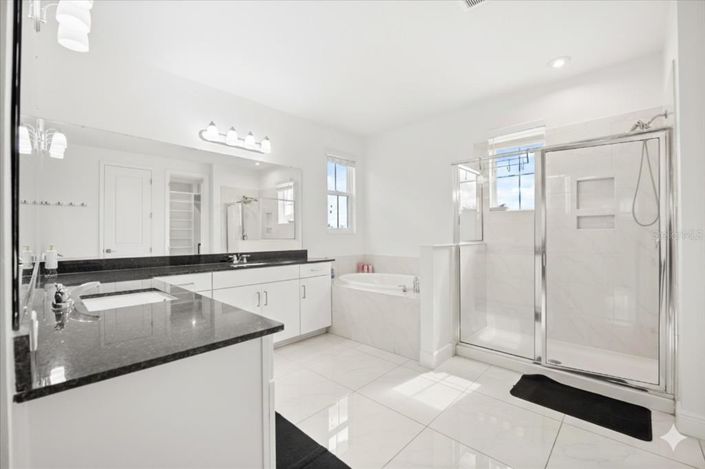 Image No.38-5 Bed Property for sale