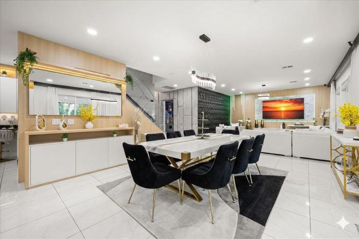 Image No.7-5 Bed Property for sale