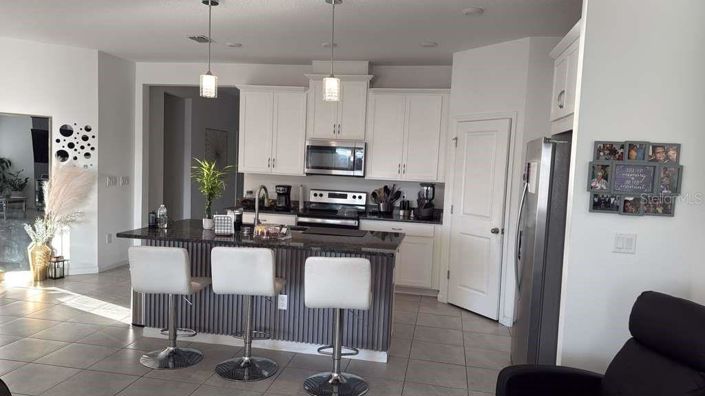 Image No.4-4 Bed Property for sale