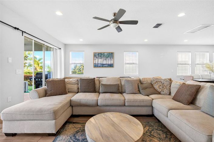 Image No.9-Propriété de 9 chambres à vendre à Kissimmee