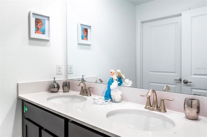 Image No.11-4 Bed Townhouse for sale