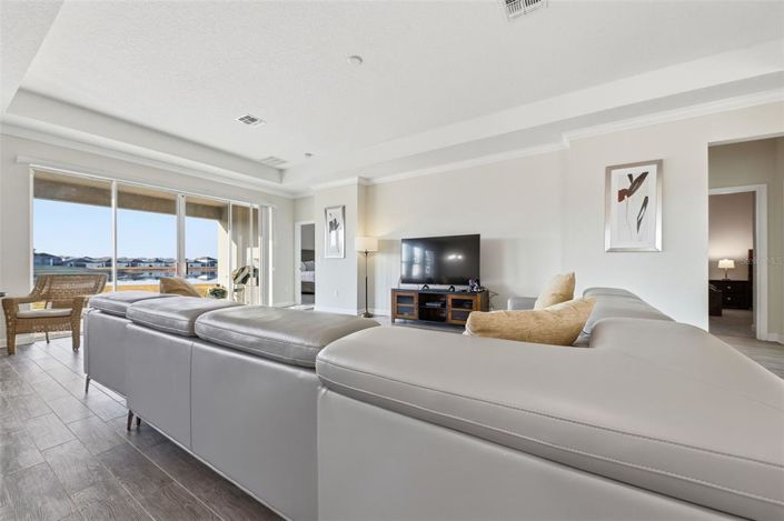 Image No.4-4 Bed Property for sale