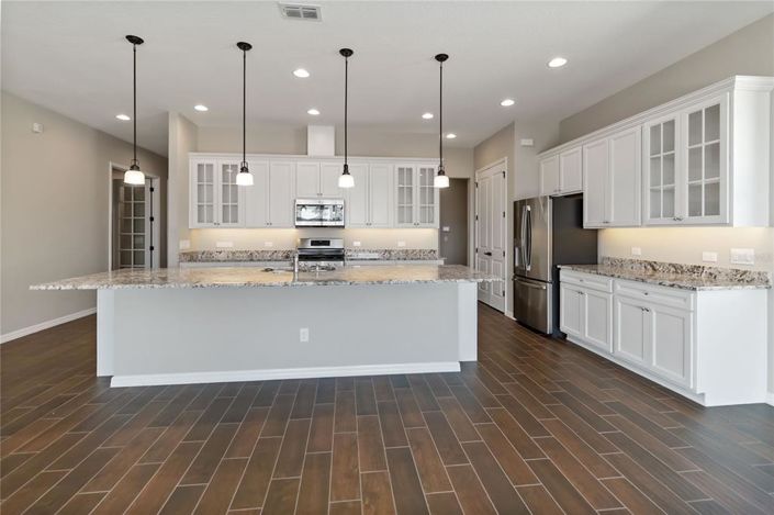 Image No.10-3 Bed Property for sale