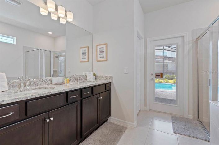 Image No.15-10 Bed Property for sale